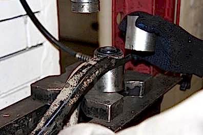 замена передних сайлентблоков в санрено